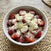 Cheia de Morango com Leite em Pó, Tigela Cheia