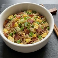 Arroz Chop Suey com Bacon, Wok e Brasa