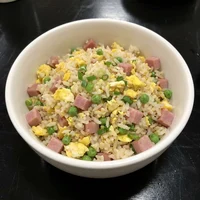 Arroz Frito Cantonês, Dragão Dourado