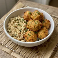 Bolinho de Bacalhau com Farofa d'Água, Pastelaria Tucupi e Jambu