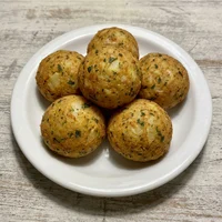 Bolinho de Bacalhau (6 un.), Camarão & Coentro