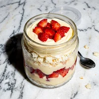 Bolo de Pote de Creme com Morango, Doçaria da Tereza