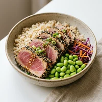 Bowl de Atum Selado com Gergelim, Mar & Folha