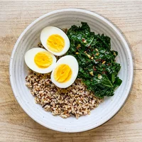 Bowl de Arroz Sete Grãos com Ovo, Panela Leve