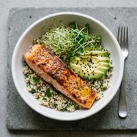 Bowl de Salmão Grelhado com Quinoa, Bowl do Dia