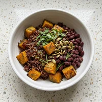 Bowl de Abóbora com Feijão-Azuki, Raiz & Folha