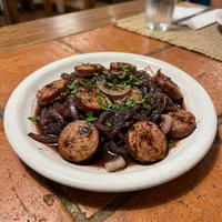 Calabresa Acebolada no Vinho, Cantina Serafim