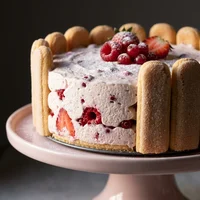 Charlotte de Frutas Vermelhas, Amêndoa Amarga