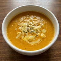 Creme de Abóbora com Queijo Curado, Sopeira de Barro