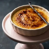 Crème Brûlée de Fava de Baunilha, Amêndoa Amarga