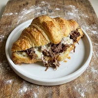 Croissant de Requeijão e Carne de Sol, Panificadora Flor do Sertão