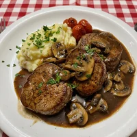 Escalope ao Marsala, Trattoria Bella Voce