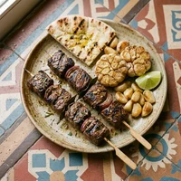 Filé no Espeto com Alho Assado, Za'atar e Grelha