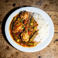 Frango Ensopado com Quiabo, Fogão de Lenha da Dona Zelma