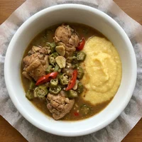 Frango com Quiabo, Assados da Vovó Nair