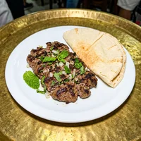 Kafta de Cordeiro na Chapa, Esfiharia Forno Aberto