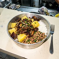 Marmita Grande de Carne de Sol com Macaxeira, Marmitaria Fogão de Lenha