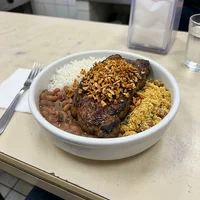 Marmita de Contrafilé com Alho Frito, Brasa e Marmita