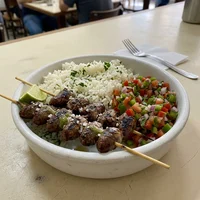 Marmita de Coração de Frango com Arroz, Brasa e Marmita