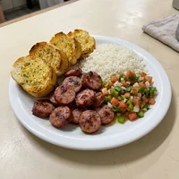 Marmita de Linguiça e Pão de Alho, Brasa e Marmita