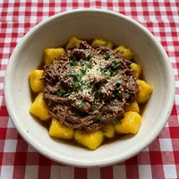 Nhoque de Mandioquinha com Ragu de Costela, Gnocchi della Fortuna