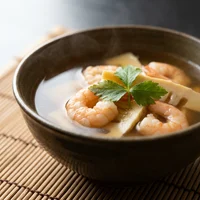 Sopa Clara de Dashi com Camarão, Kaiseki Aoi