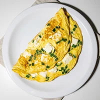 Omelete de Três Ovos com Queijo Branco, Verde de Esquina