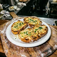 Pão de Alho na Brasa, Forno de Pedra
