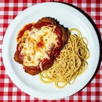 Filé à Parmegiana com Espaguete, Cantina do Nonno Bepe