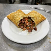 Pastel de Calabresa com Vinagrete, Pastelaria Fogo e Farinha