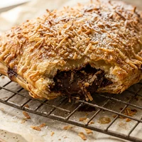 Pastel de Chocolate com Coco Queimado, Pastelaria Maré Cheia