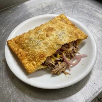 Pastel de Pernil com Mostarda, Pastelaria Fogo e Farinha