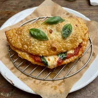 Pastel de Pizza com Manjericão Fresco, Pastelaria Dona Ilma