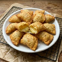 Pastel de Queijo do Marajó, Pastelaria Tucupi e Jambu