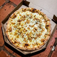 Alho e Óleo, Pizza Grandona
