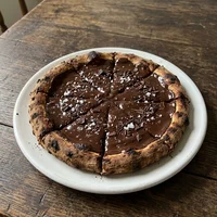 Chocolate Meio Amargo, Pizzaria Meia-Noite