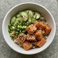 Poke de Salmão com Shoyu e Gergelim, Bowl do Dia