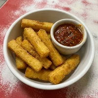 Polenta Frita com Molho, Trailer Meia-Noite