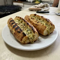 Pão de Alho na Brasa, Brasa e Marmita