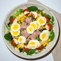 Salada de Atum com Ovo Cozido, Verde de Esquina