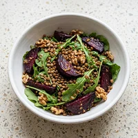 Salada de Lentilha com Beterraba Assada, Raiz & Folha