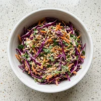Salada de Repolho Roxo com Tahine, Raiz & Folha