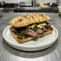 Sanduíche de Fraldinha, Brasa & Osso