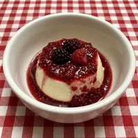 Panacota com Calda de Frutas Vermelhas, Trattoria Bella Voce