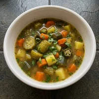 Sopa de Legumes com Maxixe, Caldos do Jambu
