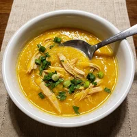 Sopa de Mandioquinha com Frango, Panela de Ferro