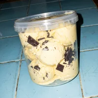 Pote de 1 L Creme com Flocos, Bola Cheia Sorvetes