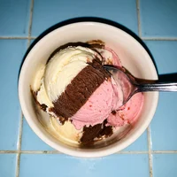 Pote de 1 L Napolitano, Bola Cheia Sorvetes
