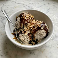 Sundae de Coco Queimado, Verão Vegano Gelados