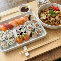 Combinado Wok 24 Peças com Yakisoba, Sakura Wok e Sushi